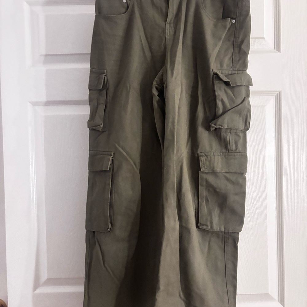 Women’s olive Cargo Pants